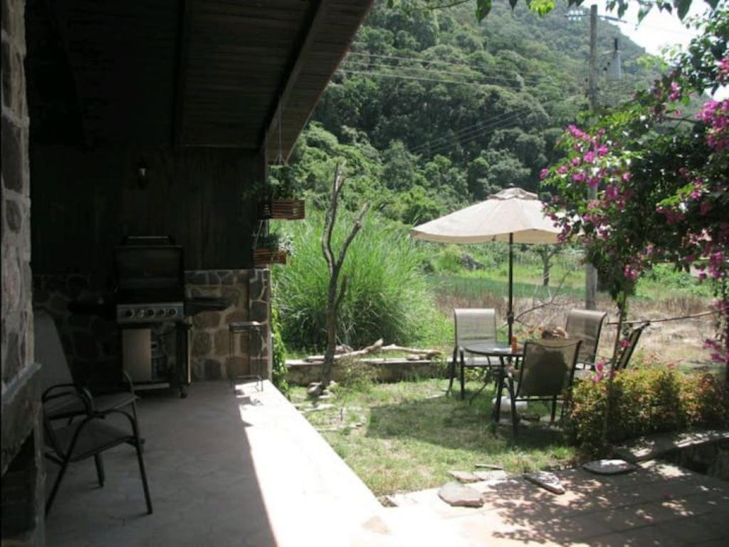 Casa Buenaventura - Cozy Country Cottage With Wooden Ceilings And Stone Walls Within Nature Reserve Panajachel Esterno foto